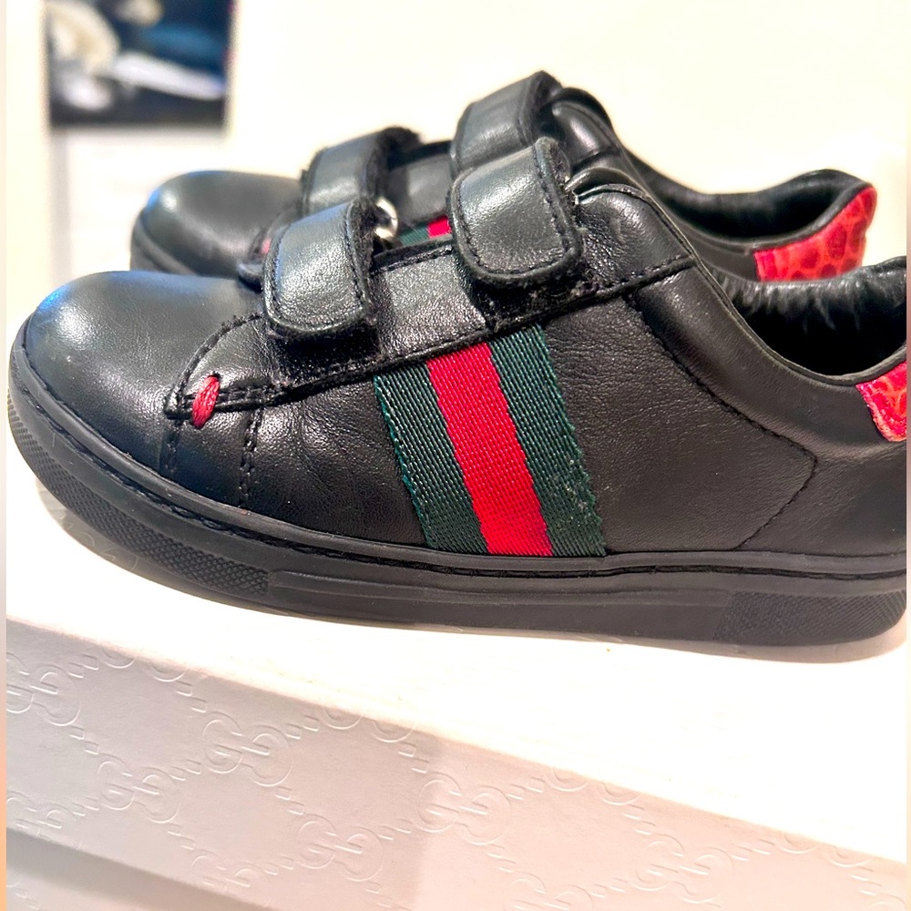 Authentic Gucci Black Leather Toddler Sneakers (Unisex) Size 24 = Size 8 in U.S.